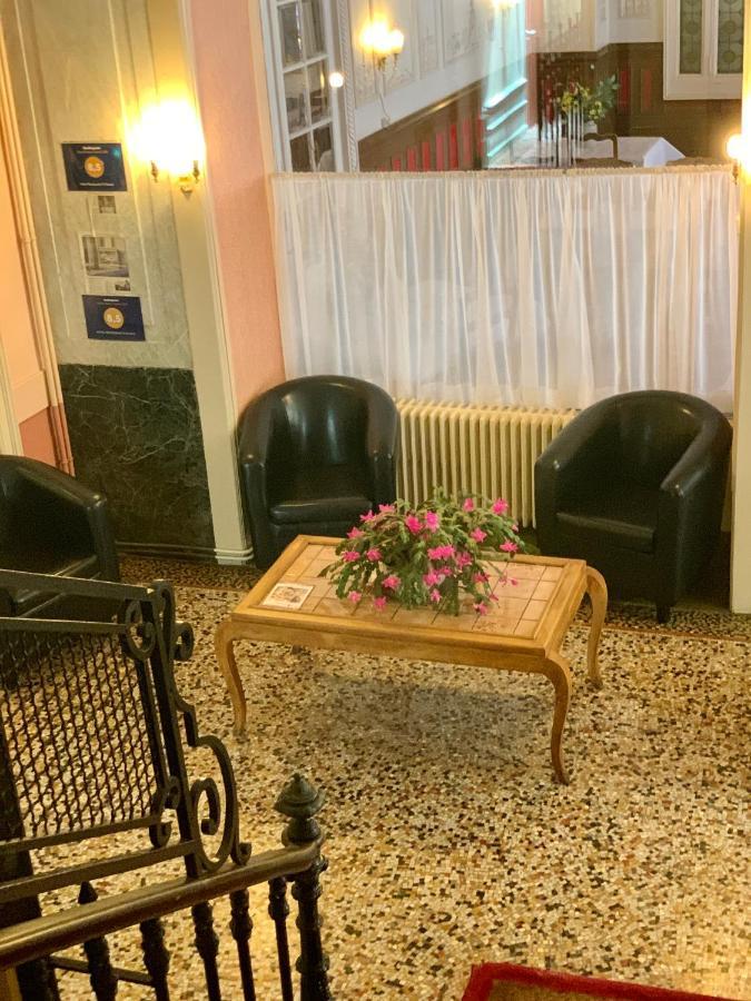 Hotel Restaurant D'Alsace 普隆别尔莱班 外观 照片