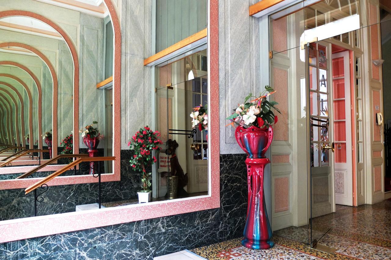 Hotel Restaurant D'Alsace 普隆别尔莱班 外观 照片