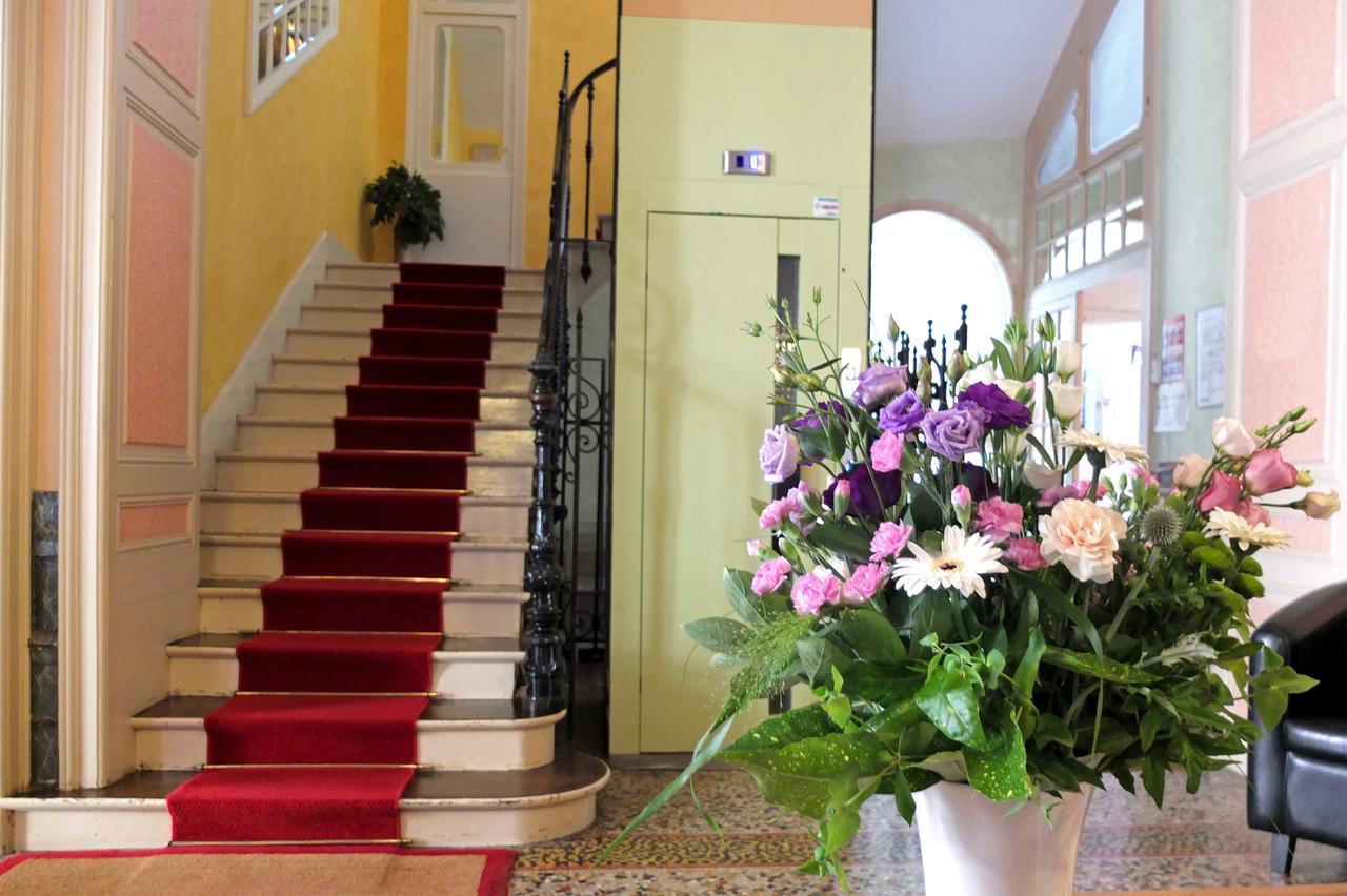 Hotel Restaurant D'Alsace 普隆别尔莱班 外观 照片